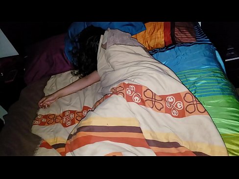 ❤️ Njërku qorton njerkën e tij të re ndërsa ajo fle. Porno ruse tek ne sq.fullsexmovs.ru ❌️